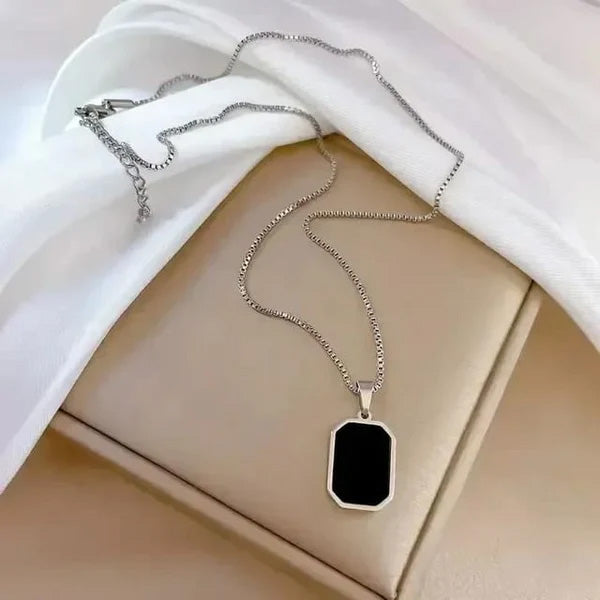 Black Pendant Collar Necklace for Women